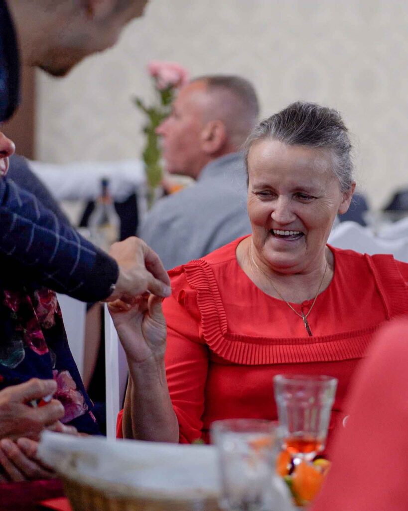 Pokaz iluzjonisty na imprezie firmowej - iluzjonista